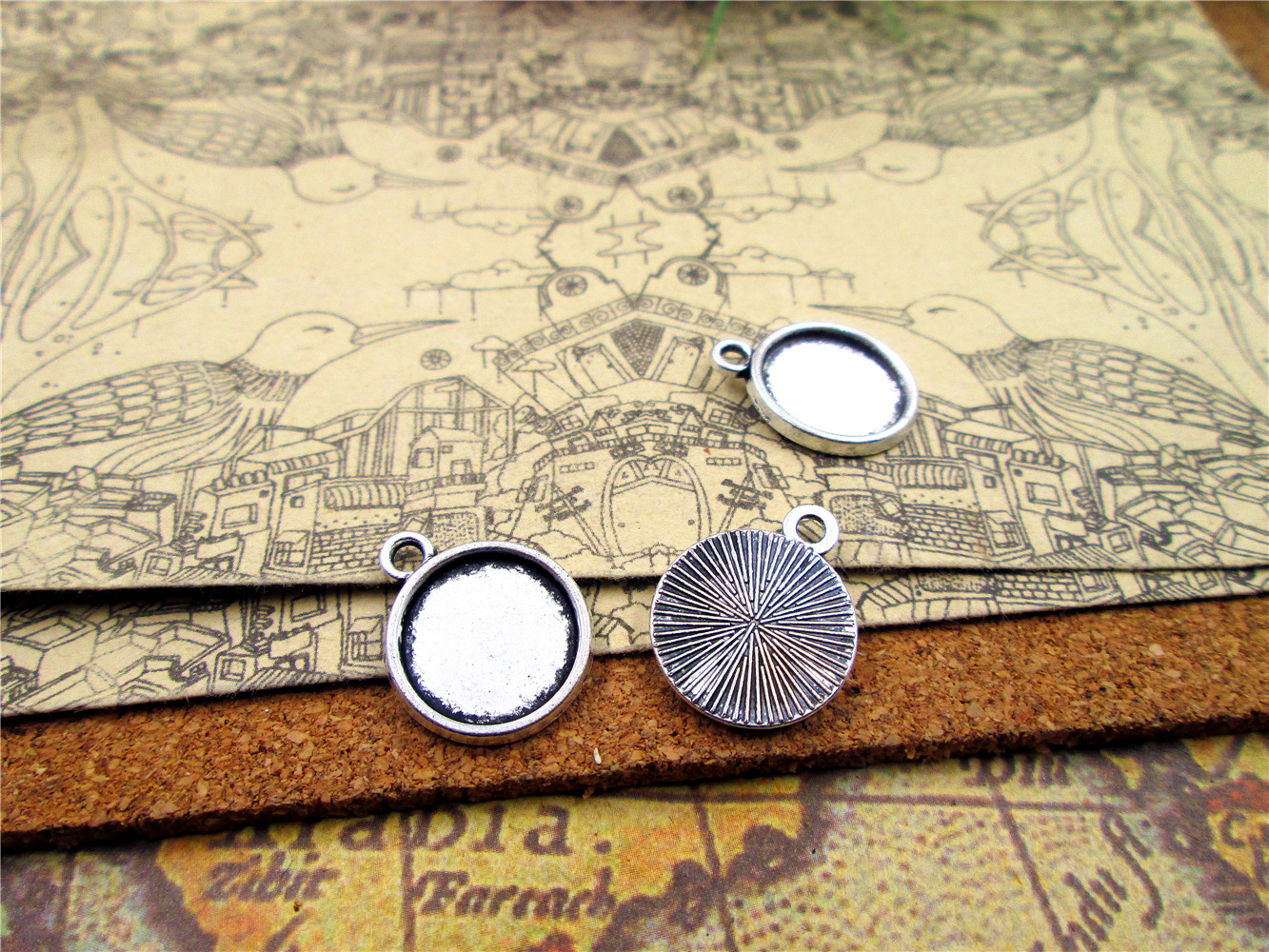 

90pcs-- antique silver Cabochon Base Settings ,simple Base Settings connectors, one side inner 12mm Charms Pendants