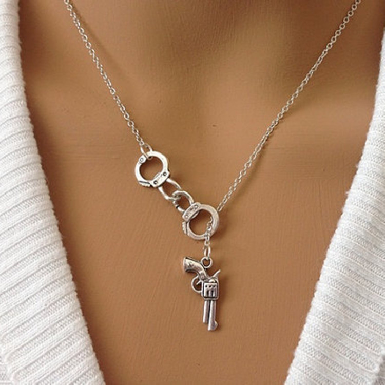 

Chains Doomsday Flower Pistol Handcuff Pendant Couple Necklace Prom Mask