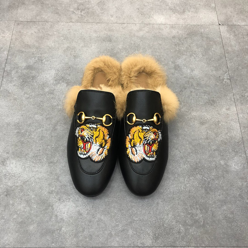 

2021 slippers classic casual flat beach shoes sandals Simple and comfortable women with the same style, 01