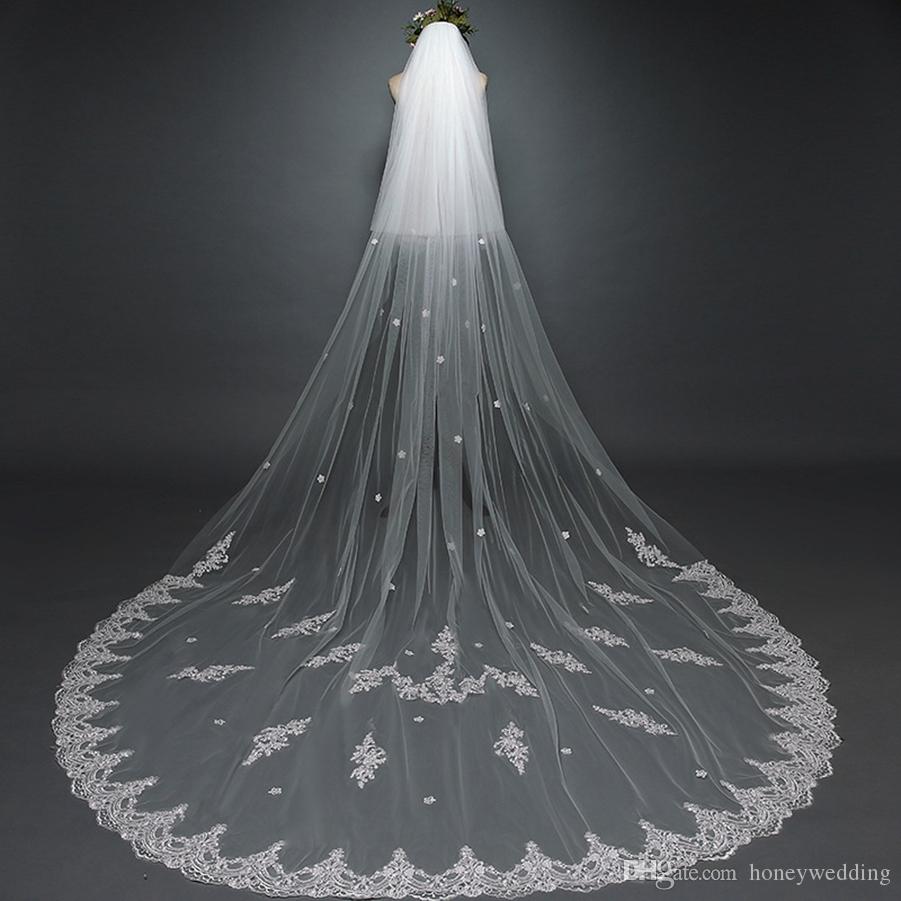 

Two Layers wedding veils Ivory Appliques Cathedral bridal veils Customize Lace Edge Wedding Party Veil With Comb
