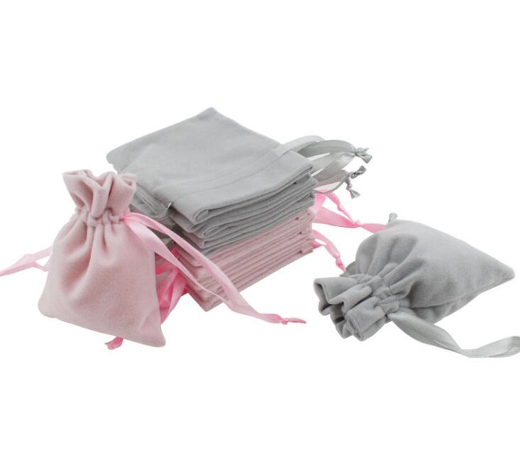 

Velvet Jewelry Gift Bags with Cord Drawstring Dust Proof Jewellery Cosmetic Storage Crafts Packaging Pouches for Boutique Retail Shop GD28