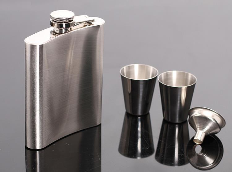 

7 oz Stainless Steel Hip Flask Sets jack Flagon With Funnel Cups wine Whisky Hip Flask Portable Flagon bottle Gift Box Packing 10pcs