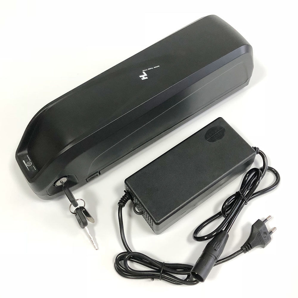 Livraison gratuite Tube de qualité supérieure vers le bas ebike batterie au lithium 52V 13Ah pour 250W à moteur 1.35KW avec chargeur