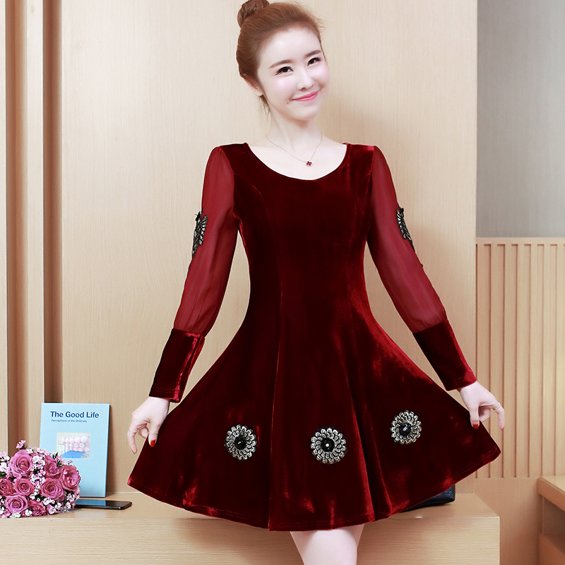 

2019 Winter New Fat mm Medium Length Dress Red Loose Show Thin Velvet Dress Long Sleeve Embroidery Vintage Women's, Black