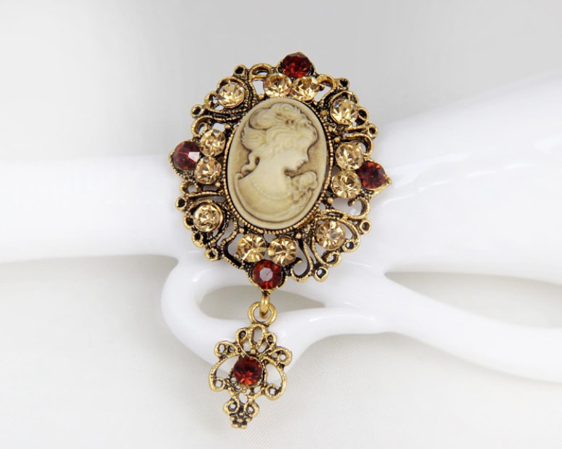 

Jewelry Brooch Retro Beauty Head Crystal Brooches Royal Court Style Alloy Studded Accessories Pin 2 Colors Wholesale
