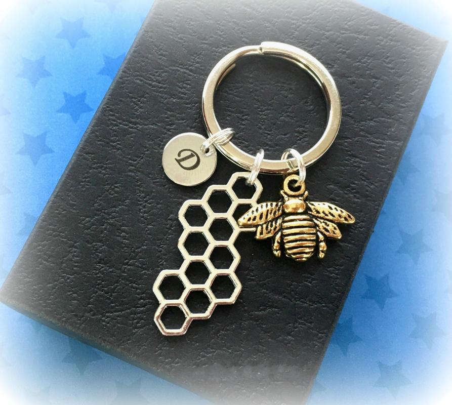 

Honey bee keychain - Personalised honeycomb keyring Gift for bee keeper Honey keyring - keeper gift Stocking fille