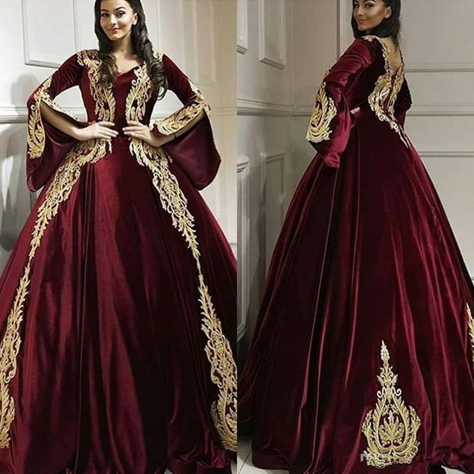 

2020 Gothic Burgundy Prom Dress Velvet Long Sleeve Gold Lace Appliqued V Neck Classic Arabic Celebrity Customizable Formal Evening Gowns, Black