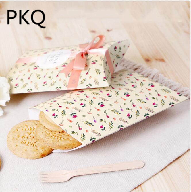 

100pcs Wholesale Printed Pillow Box Gift Wedding Boxes Baby Shower Candy Box Packaging Gift Bags Wrapping Supplies