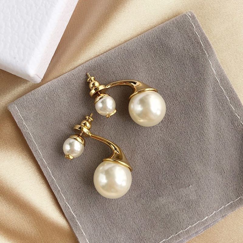 

C1507 Size imitation pearl earrings heart-shaped letters cubic zirconia before and after the same personality asymmetric geometric earrings, Golden;silver