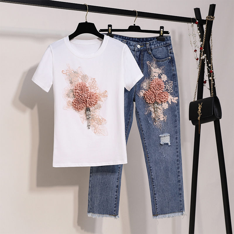 

Summer new sequins embroidery three-dimensional flowers short sleeve T-shirt Hole in nine points jeans two suits female