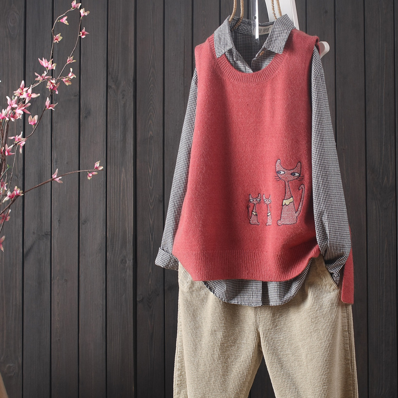 

Cartoon kitten embroidery sleeveless loose casual round neck pullover vest jacket female autumn and winter new pullover vest, Black