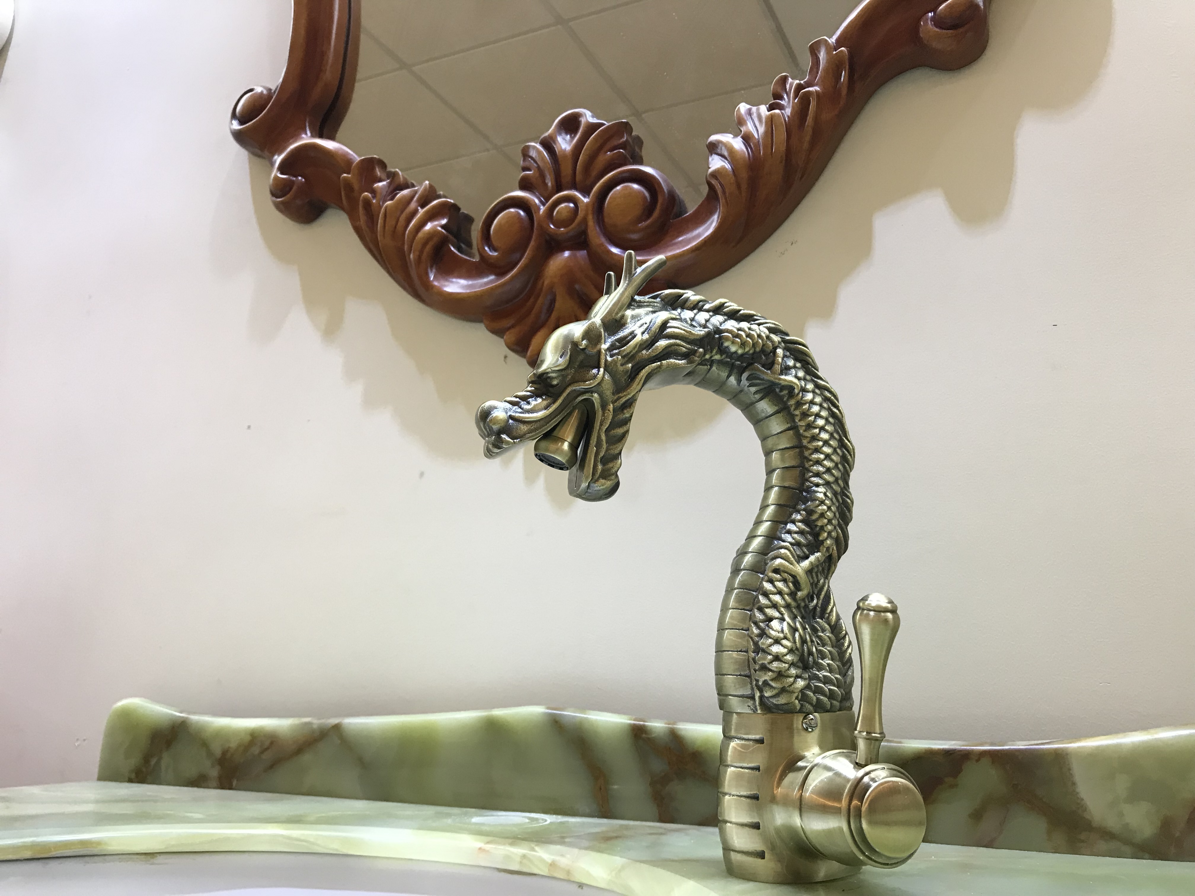 

Antique brass single hole /handle bathroom lavatory sink dragon mixer faucet Deck Mounted luxury tap
