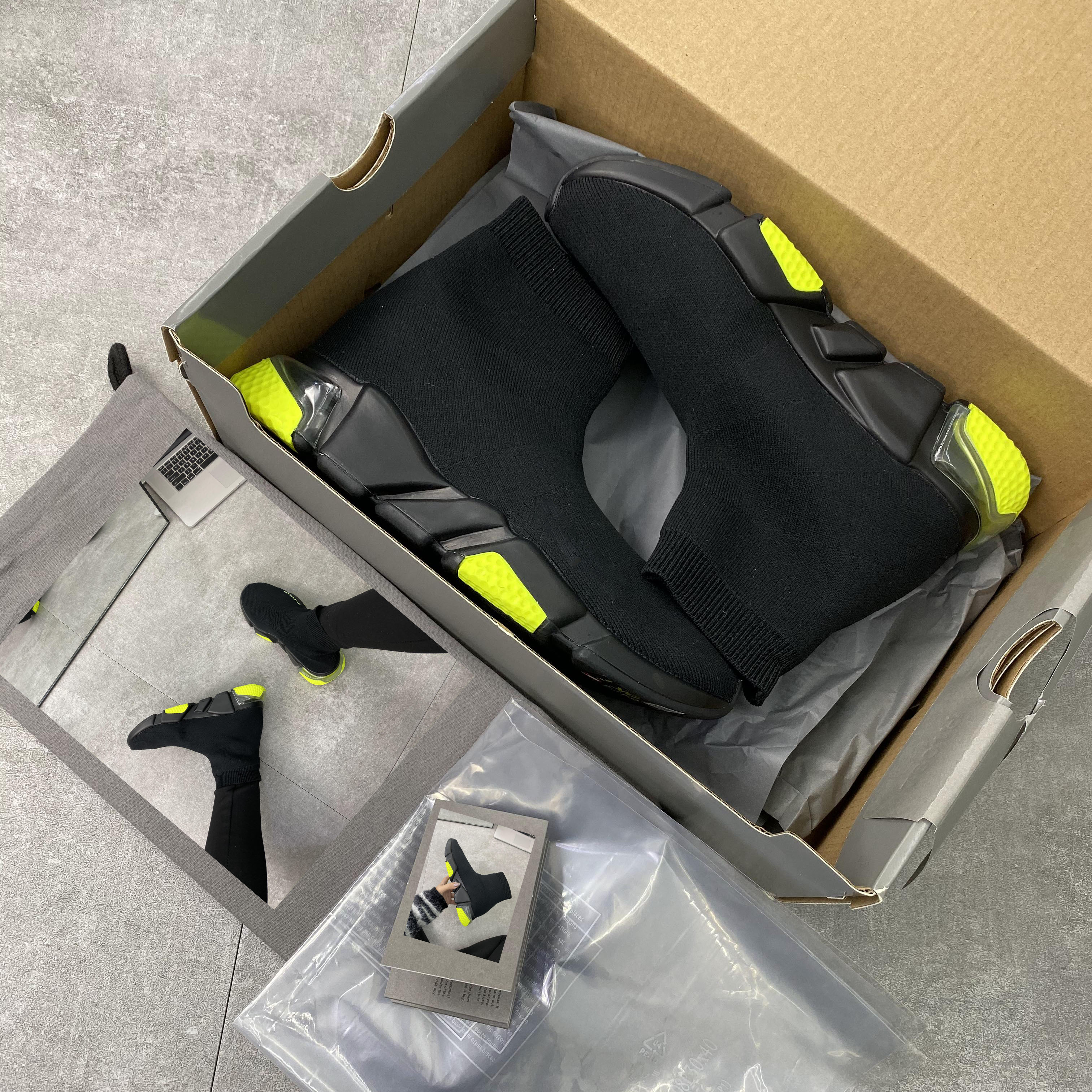 zapatillas altas negras