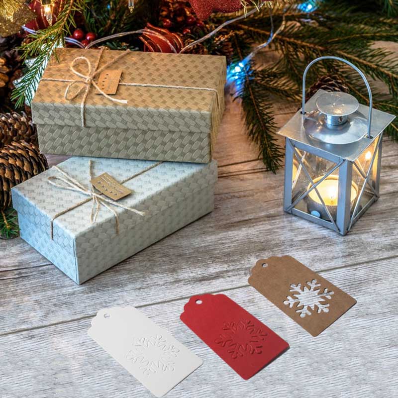 

100pcs New Year Family Christmas Snowflake Label Christmas Tree Pendant Snow Wish Card Gift Box Label Kraft Card Decor