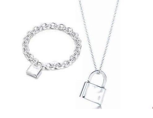 

2020 new silver thick link chain with silver lock bracelet and Pendant Necklaces charming suit with box and dustbag