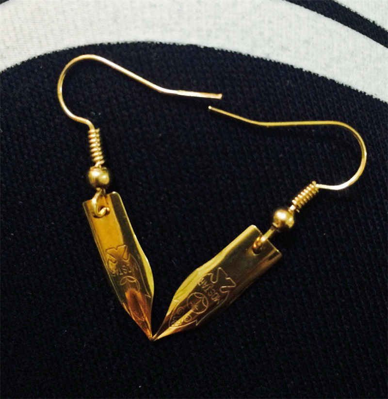 

New Cartoon BIZARRE ADVENTURE Rohan Kishibe Earrings Ear stud Ear Clip Hook Halloween Gifts Cosplay Anime Accessories