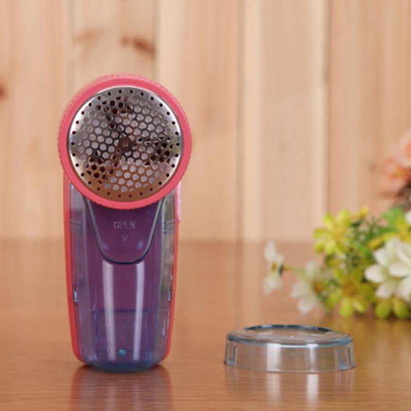 

Hot Home Use Portable two batteries clothing lint remover sweater substances shaver machine to remove the pellets
