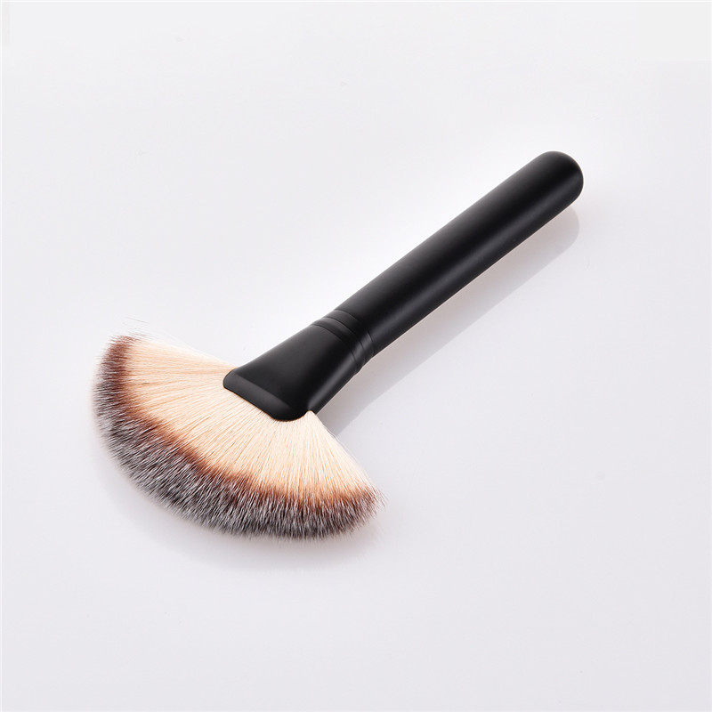 

1Pcs Large Fan Shape Powder Makeup Brush Pro Foundation Powder Blush Brush Multifunction Cosmetic brushes PVC PackingT01352