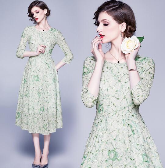 

Spring new high-end chiffon embroidered cropped sleeve skirt, Green