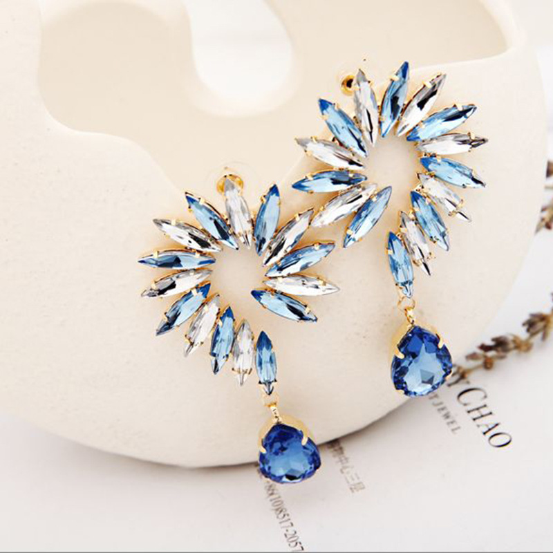 

Girl Student Trend Crystal Earring Product Ear Nail