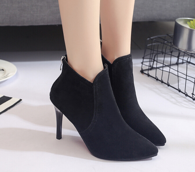 

2019 women's autumn and winter new short boots high-heeled pointed female boots after zipper European station Martin boots warm women's shoe, Black scrub