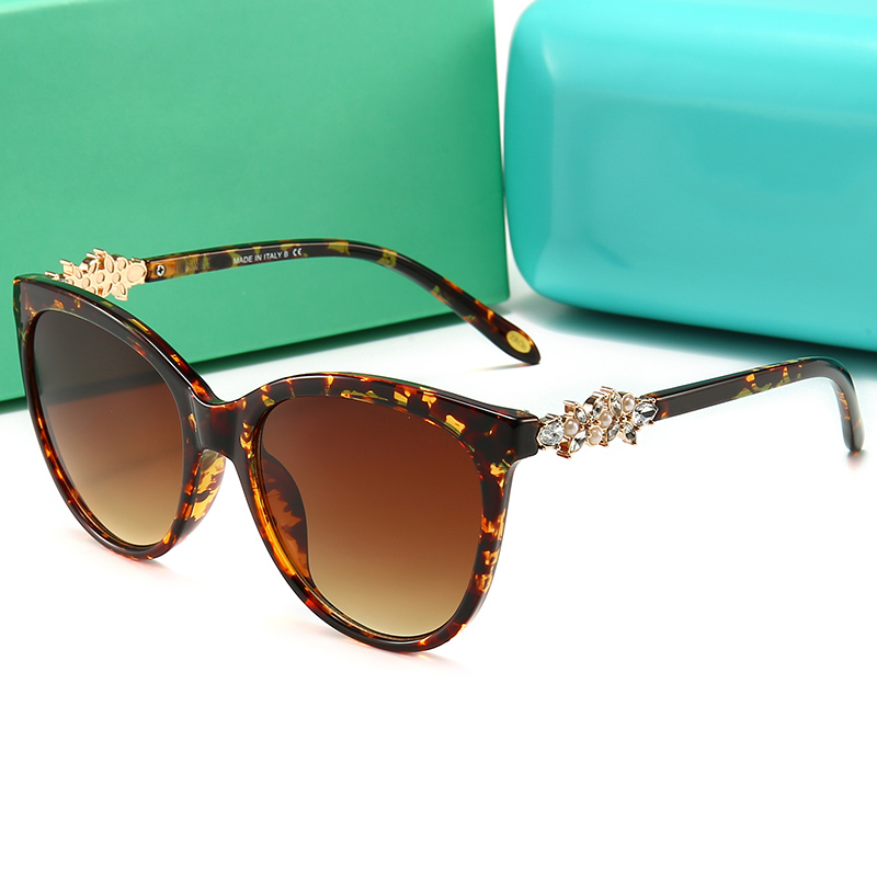

New Cat Eye Women Diamond Sunglasses Pretty Eyeglasses Female Eyewear Fashion Sexy Ladies Gradient Sun Glasses Pearl decorative glasses feet