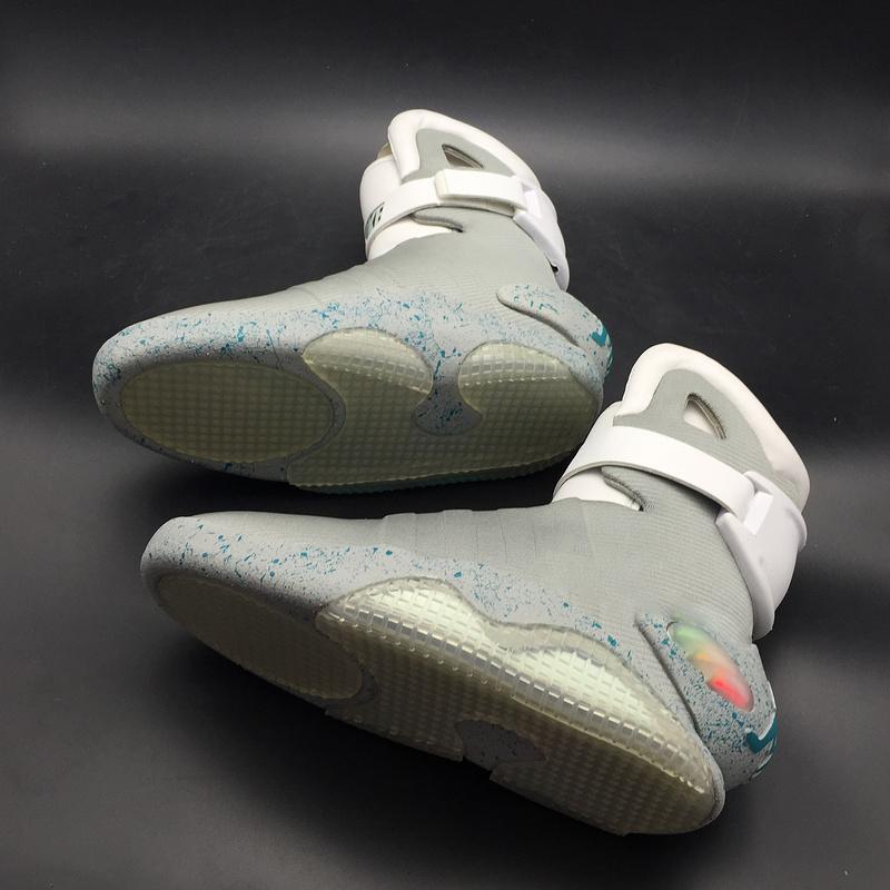 

2020 Automatic Laces Air Mag Back To The Future Glow In The Dark Gray Basketball Shoes Marty McFly's LED Shoes Lighting Mags Black Red Boots