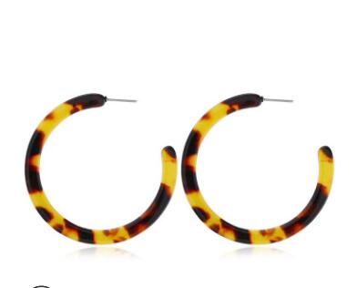 

Fashion trend exaggeration Earrings European and American style cross-border special acrylic C-type Earrings