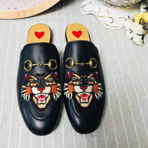 Cat head