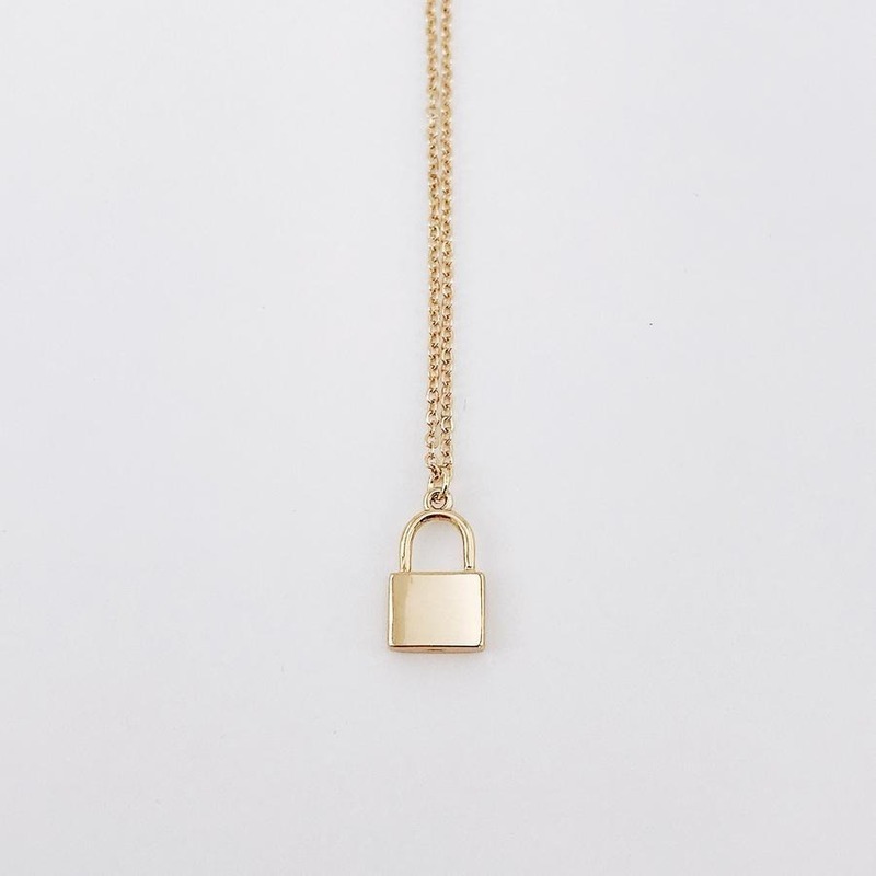 

Necklaces Jewelry Long Womans Chain Necklace Lock Pendant Jewellery Ladies Geometric Lovers Silver Color Trendy Alloy Halskette