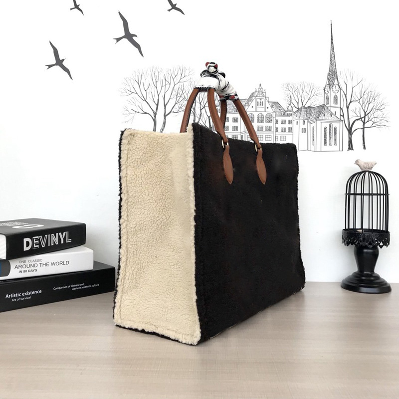 

2020 Top quality ONTHEGO teddy handbag M55420 designer Soft cashmere women's bags large duplex printing designer tote two colors, Brow