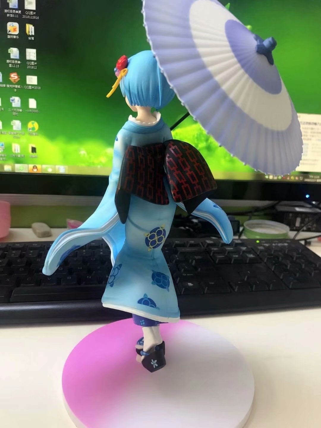 rem christmas figure