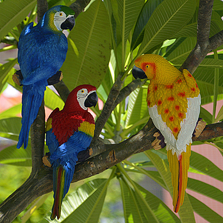 parrot statue outdoor