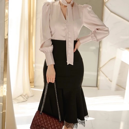 

2020 office lady new slim V-neck long-sleeved shirt + hip-fishtail lace stitching two-piece suit, White