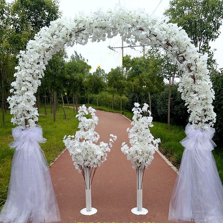 

Luxury wedding Centerpieces Metal Wedding Arch Door Hanging Garland Flower Stand with Cherry blossoms for wedding backdrop props