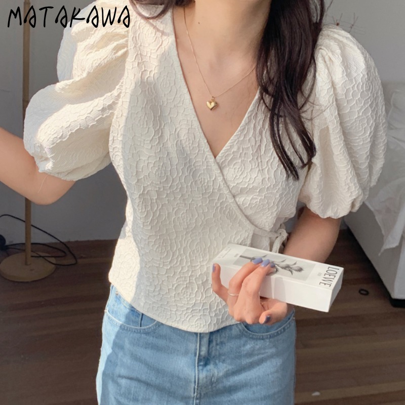 

MATAKAWA One-piece Puff Sleeve Crop Top Women Vintage Dark Pattern Jacquard Blouses Was Thin V-neck Side Lace-up Waist Blusas, Photo color