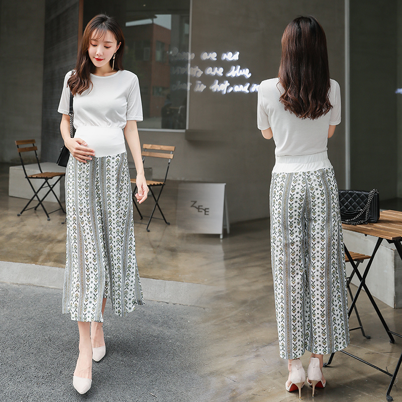 

The new south Korean maternity dress in summer is a loose, large, cool, breathable chiffon maternity pantaloons, The picture color
