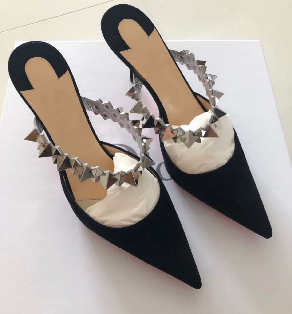 

Top Quality 2020 Pointed Toe High Heels Fashion Paris Womens Red Bottom Shoes Planet Choc Studded Slipper Sexy Lady Pumps Wedding Dress Part