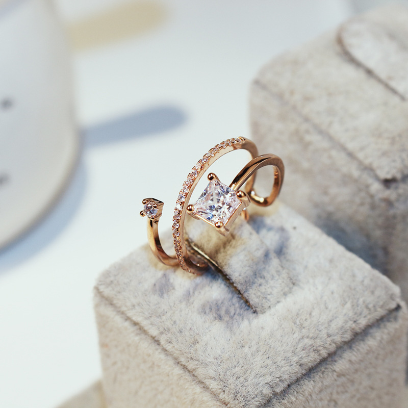 

New exquisite luxury starry zircon ring luxury 18k gold plated delicate female ring fashion trend personality women ring jewelry gift