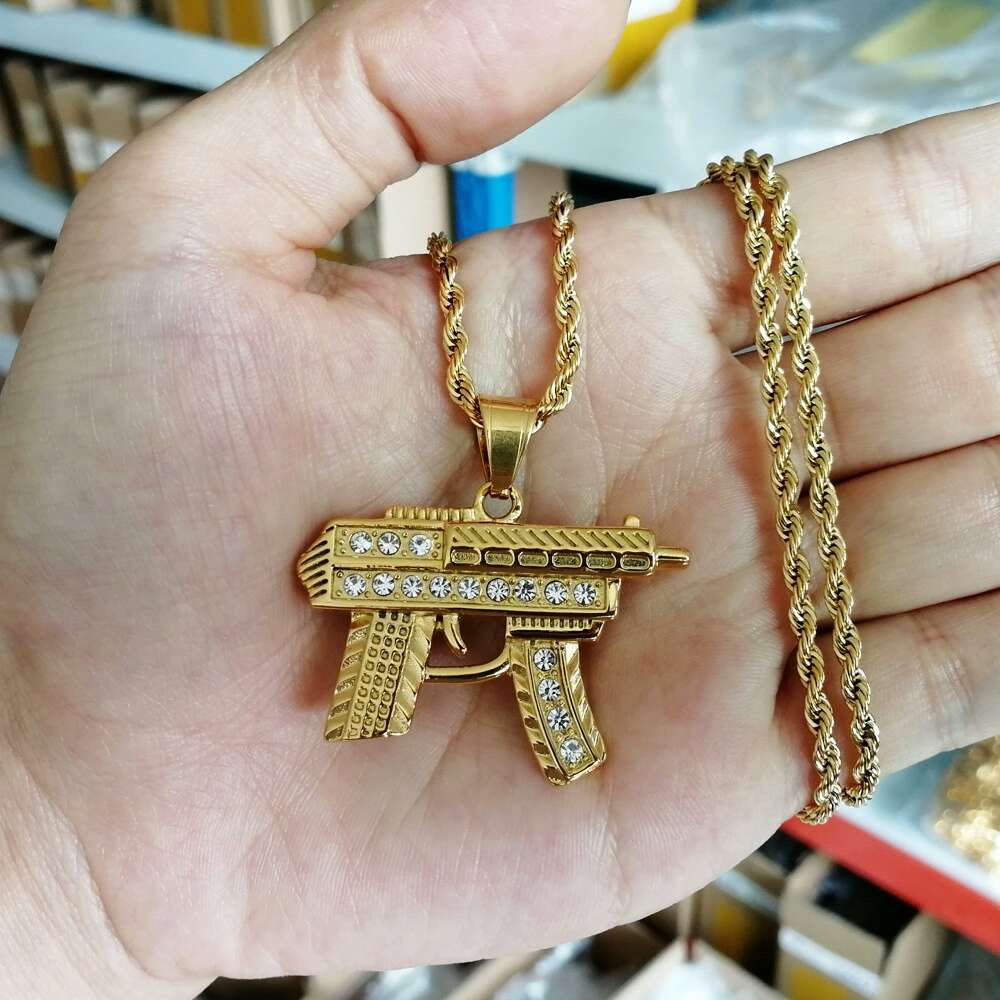 

Fashion- Submachine gun diamonds pendant necklaces for men golden crystal luxury necklace Stainless steel Cuban chains jewelry