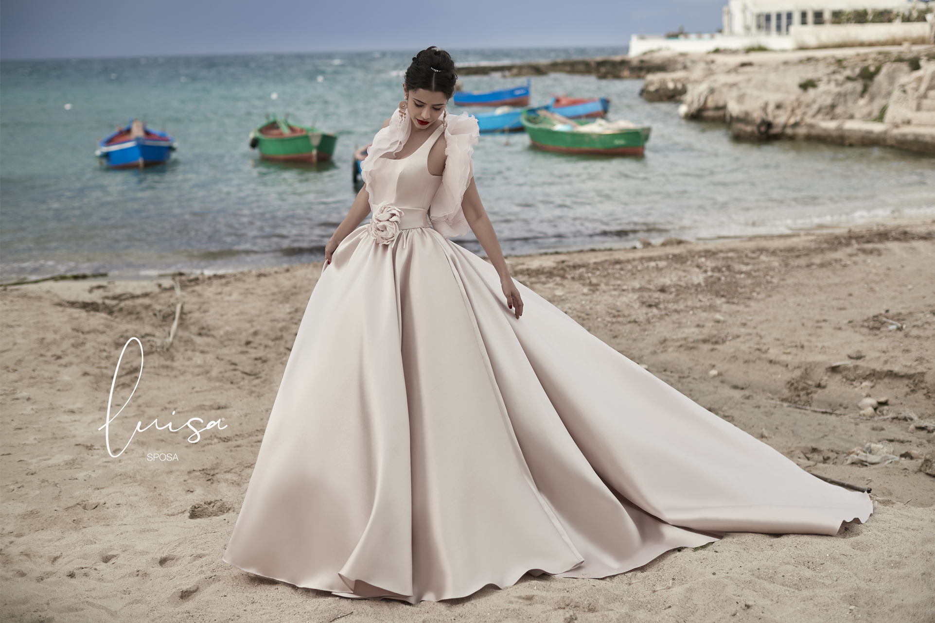 

Bohemian A-line Bridal Dresses Square Neck Hand Made Flower Sleeveless Wedding Dress Open Back Ruffle Sweep Train Satin Robes De Mariée, Grape
