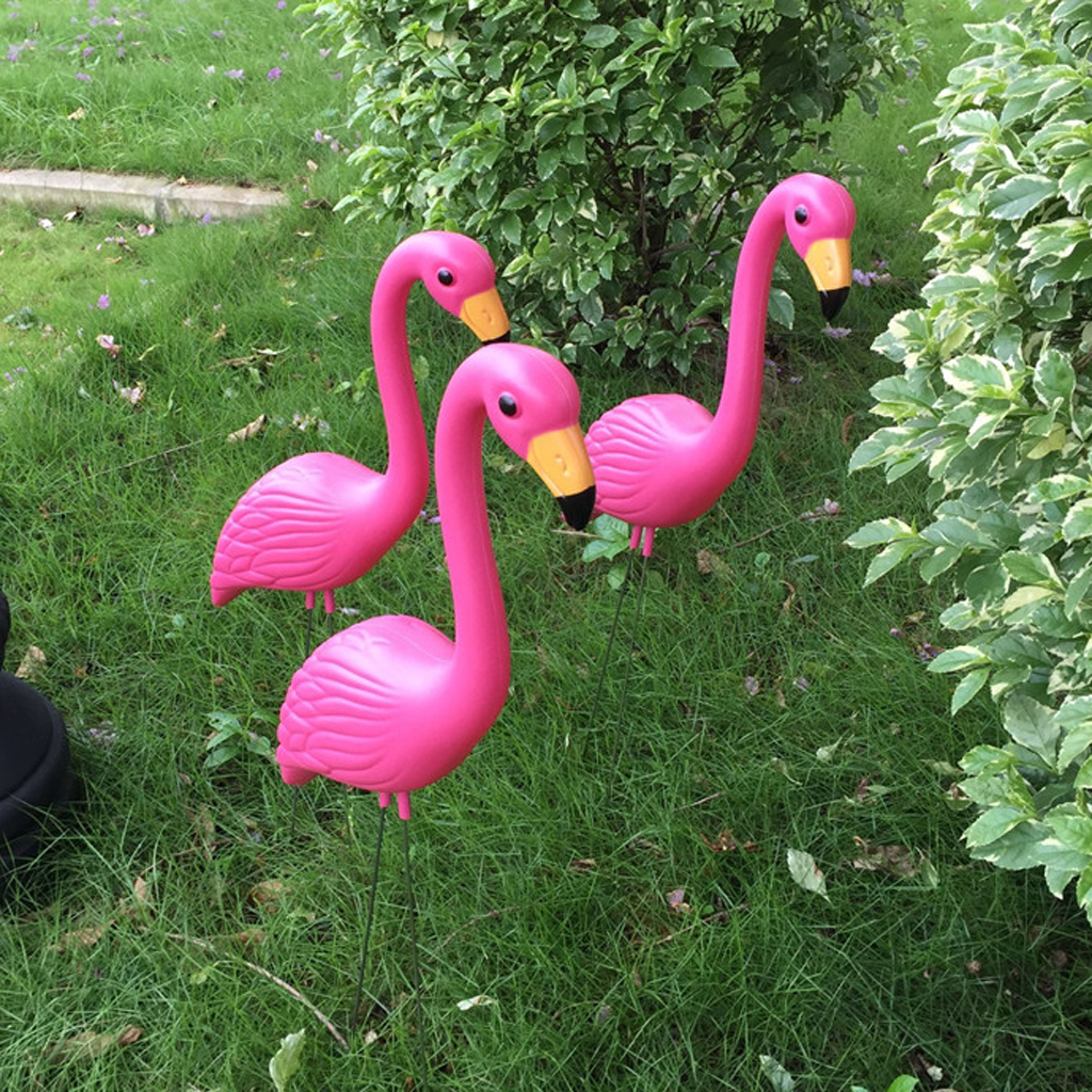 

3 x Vivid Plastic Flamingo Outdoor Landscape Garden Lawn Figurines Grassland Holiday Party Ornament