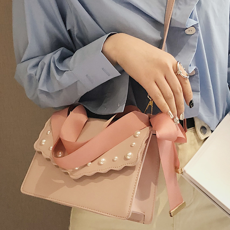 

2020 new ladies shoulder bag fashion suggestions multifunctional messenger bag Korean casual fresh women's shoulder, Black