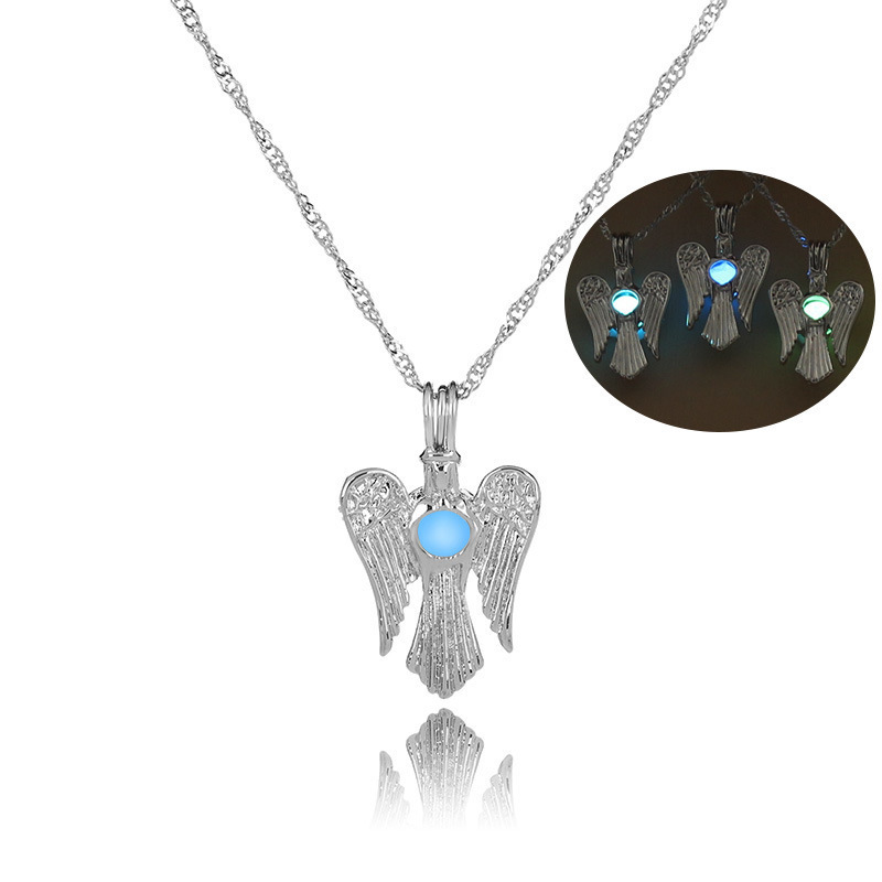

Noctilucent Pearl Necklace Personality Eagle Wing Luminescence Pendeloque Cut Accessories Yiwu Small Ornaments
