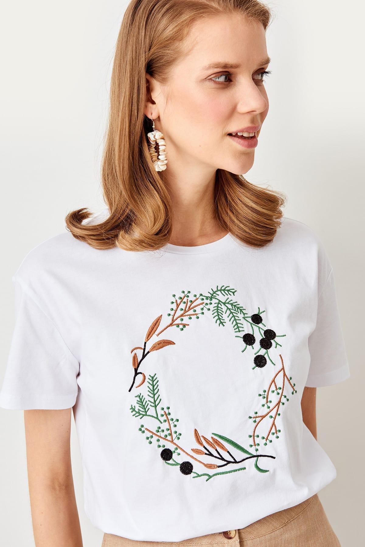 camisa bordada blanca