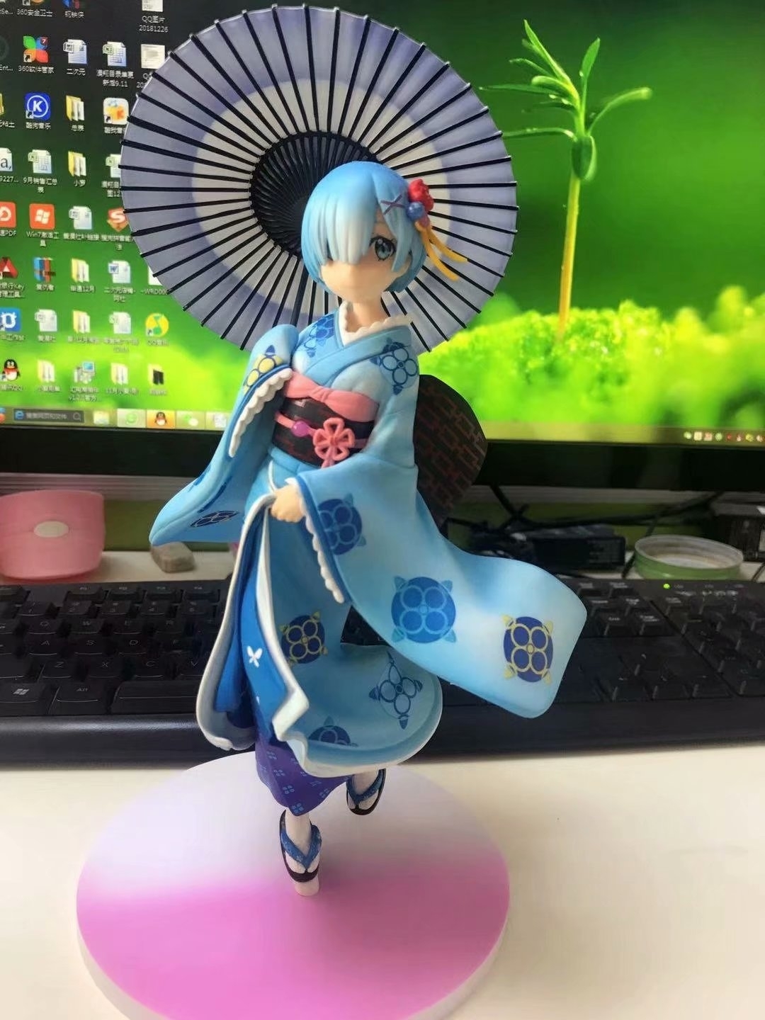 rem christmas figure