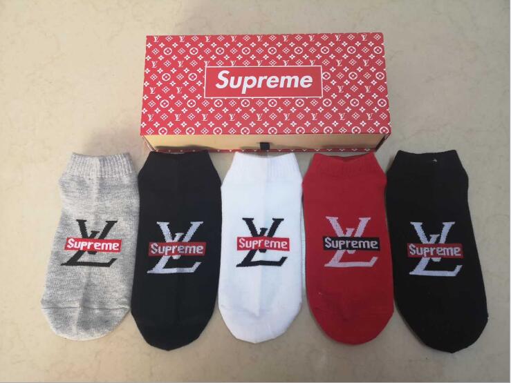 2 Black 1 grey 1 Red 1 white.