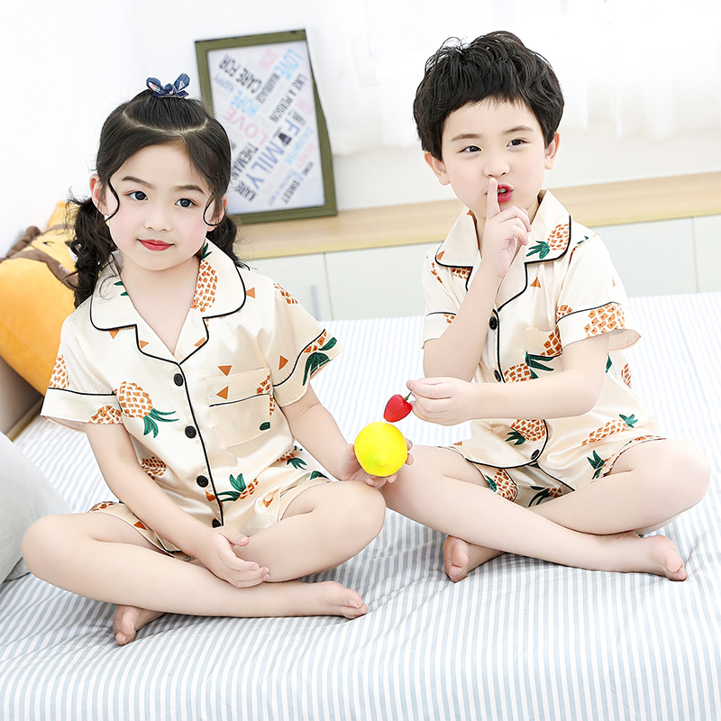 

2020 new Summer Kids Pajama Sets Baby Boys Girls Silk Pajamas Sleepwear Outfit Cosy V neck Shirt Pants Nightwear Set 2pcs 3-14Y, Style 1