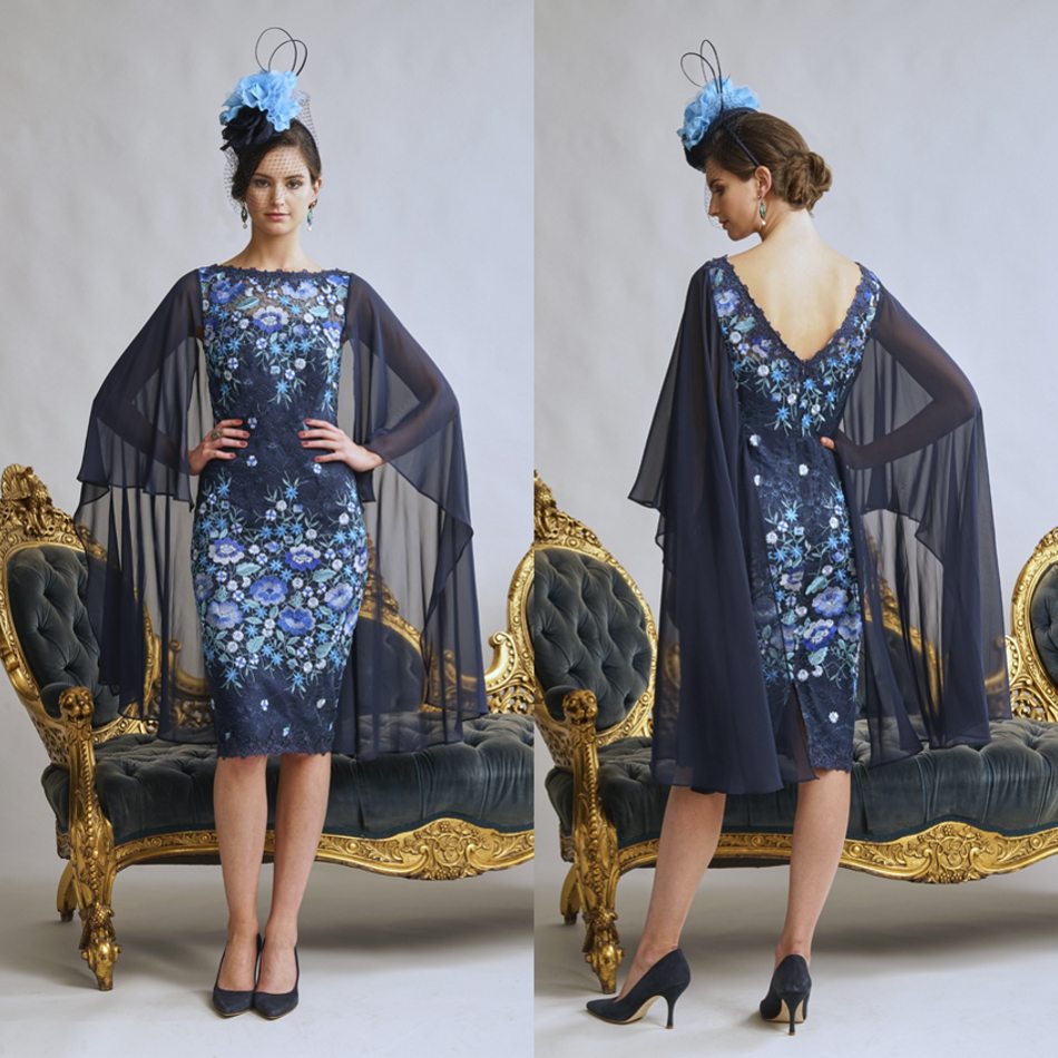 

2019 Luxurious Mother of the Bride Dresses Poet Long Sleeve Lace Evening Gowns Sexy Backless Knee-Length Formal Wedding Guest Dress