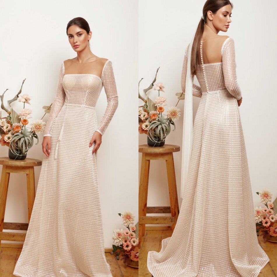 

2020 Bohemian Wedding Dresses Sheer Scoop Neck Lace Appliqued Long Sleeves Bridal Gown Tassel Sashes Sweep Train Ruffle Robes De Mariée, Ivory